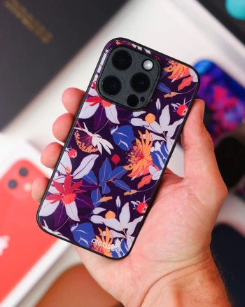 Picasee ULTIMATE CASE PowerShare für Samsung Galaxy S22 5G - Purple Leaf