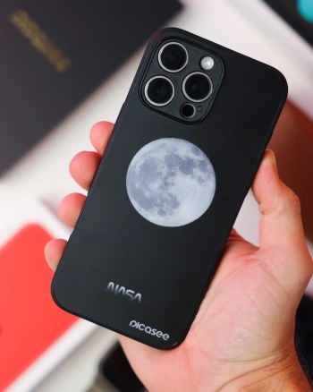 Picasee ULTIMATE CASE PowerShare für Samsung Galaxy S21 FE 5G - Moon Minimal